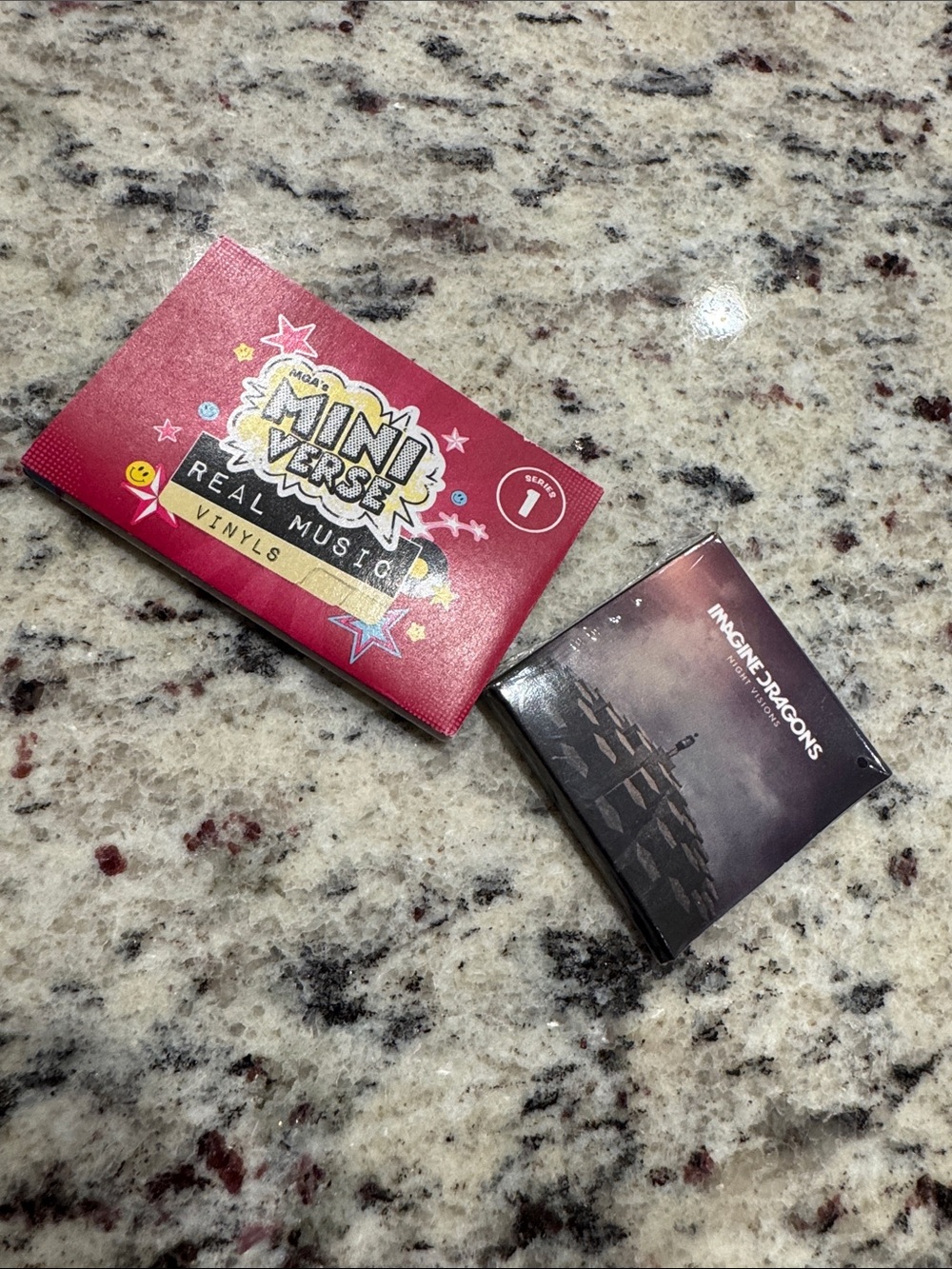 Mini Verse Real Music Vinyls & Imagine Dragons Mini Album Set - Red and Black